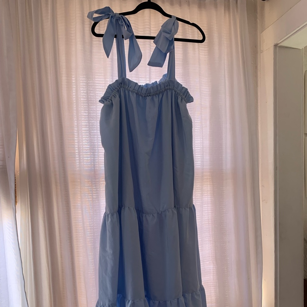 Shoulder tie maxi dress